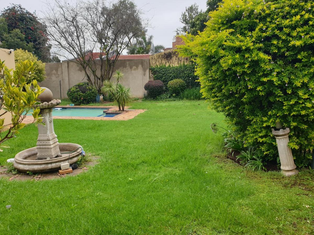 Matina Guest House Johannesburg Exterior foto